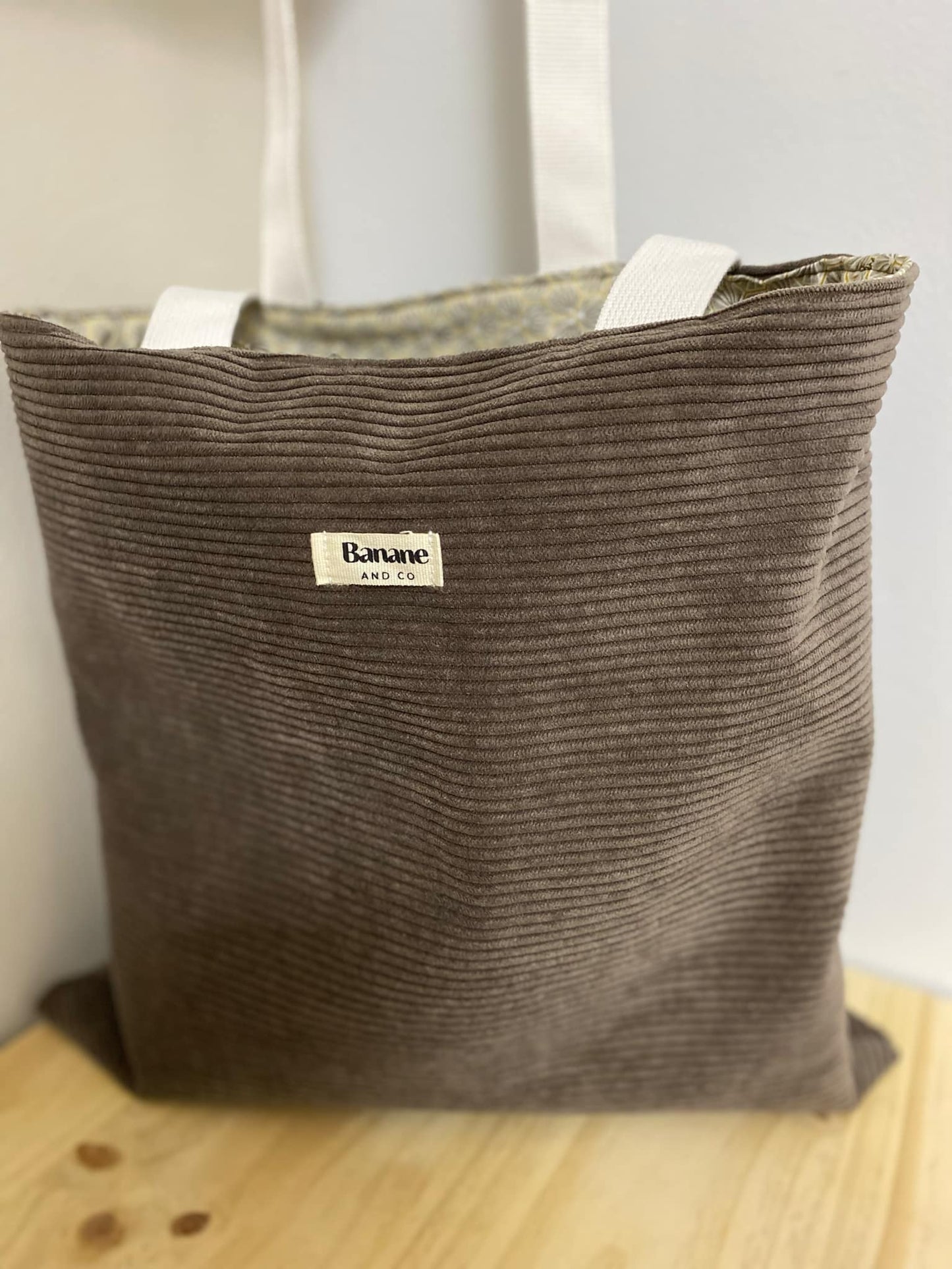 Tote bag