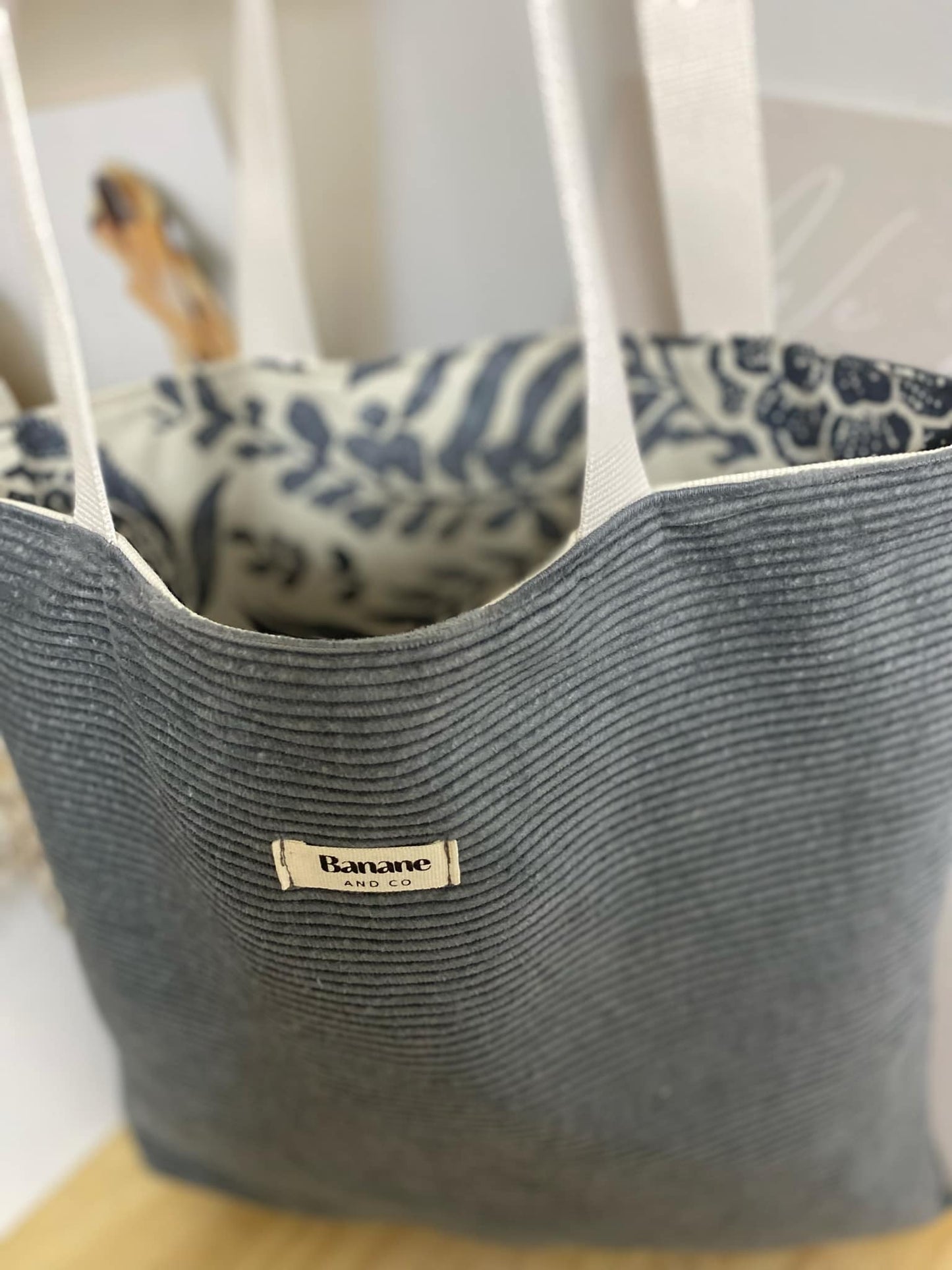 Tote bag